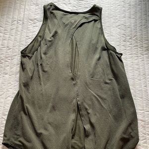 Army green lululemon tie back tank size 8